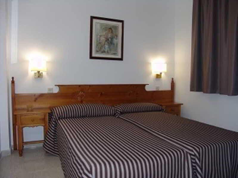 Apartamentos Santi Lloret de Mar Kültér fotó